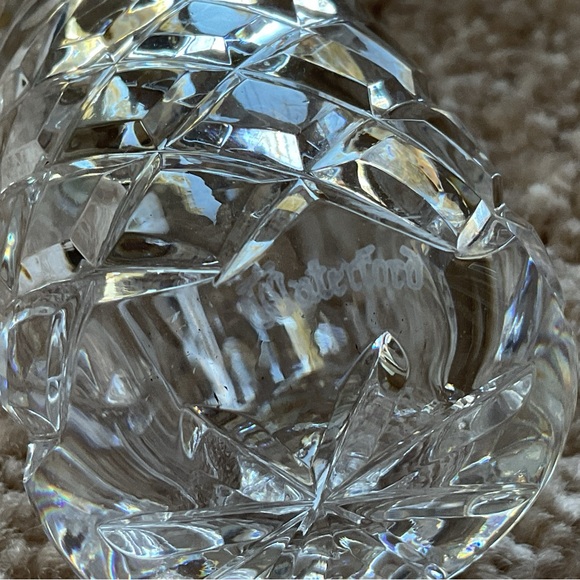 Waterford Crystal Salt and Pepper Shakers with Silver Tops - Picture 9 of 9